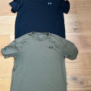 Under Armour Men's Black and Olive Short Sleeve Tees (Large)